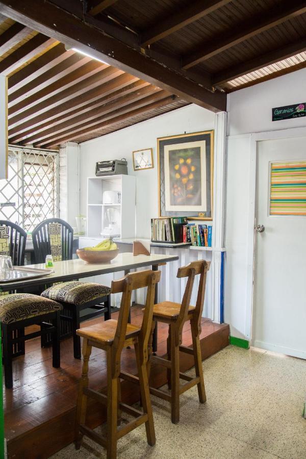 Spring City Hostel Medellín Eksteriør bilde