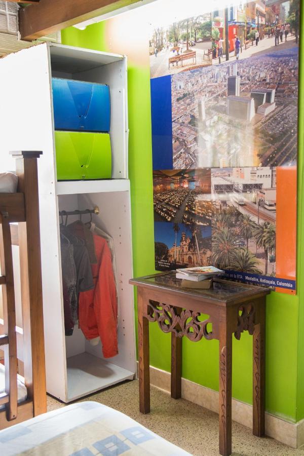 Spring City Hostel Medellín Eksteriør bilde