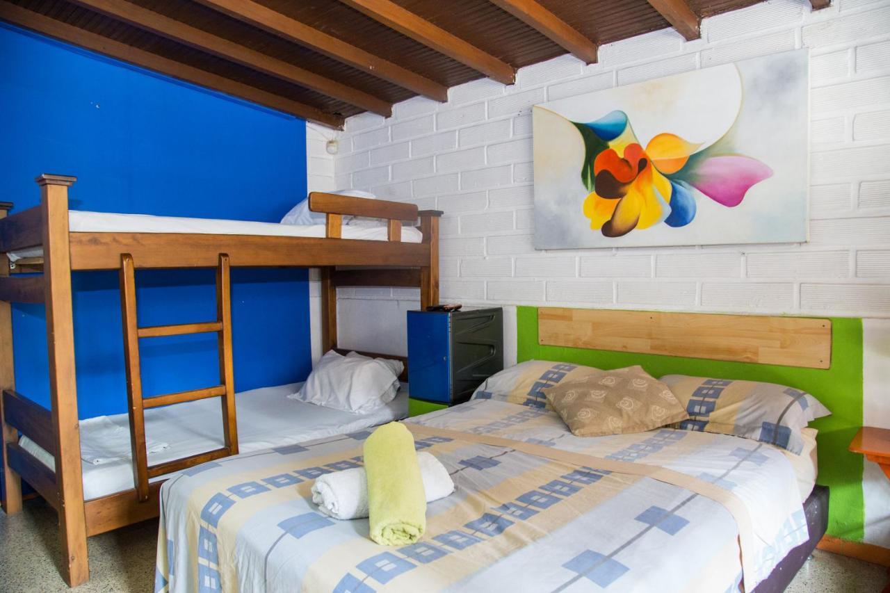 Spring City Hostel Medellín Eksteriør bilde