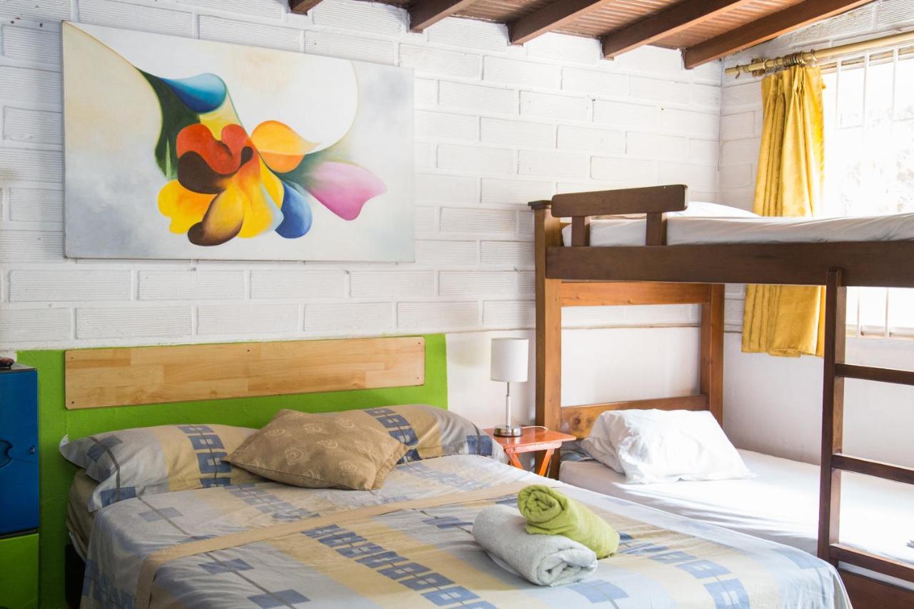 Spring City Hostel Medellín Eksteriør bilde