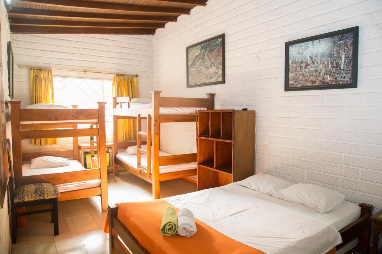 Spring City Hostel Medellín Eksteriør bilde