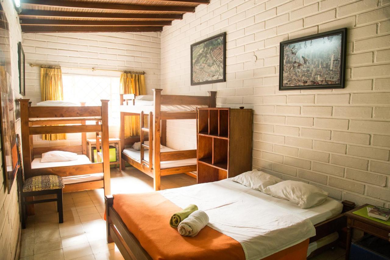 Spring City Hostel Medellín Eksteriør bilde
