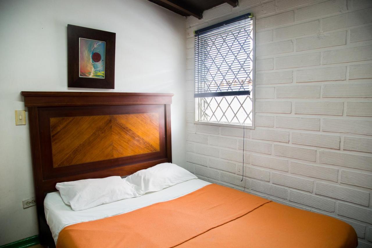 Spring City Hostel Medellín Eksteriør bilde